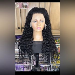 Lot 2109❤️New ❤️100% Human Hair 13x4 Lace Front wig 26”
